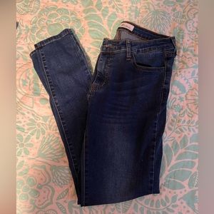 Kancan Jeans size 9/28. Worn once. Mid rise dark wash